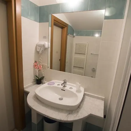 Szálloda Hotel Holiday