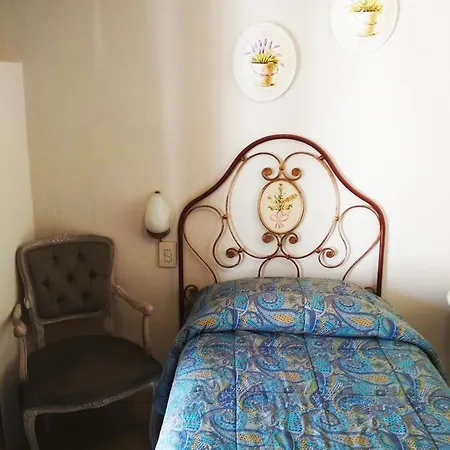 Hotel Holiday Otel