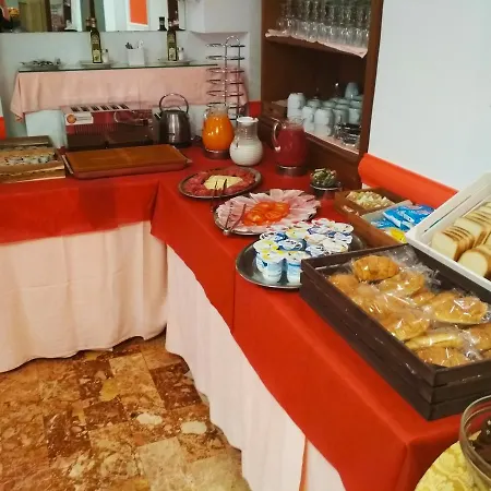 Hotel Holiday Otel 3*